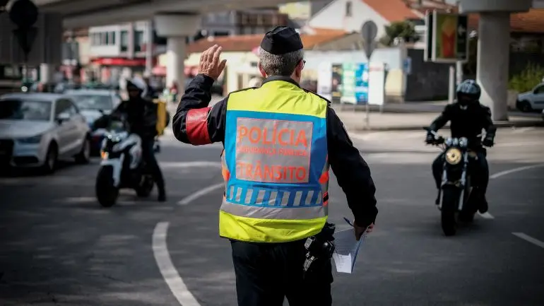 Circulação fora do concelho a partir de amanhã, só com esta declaração