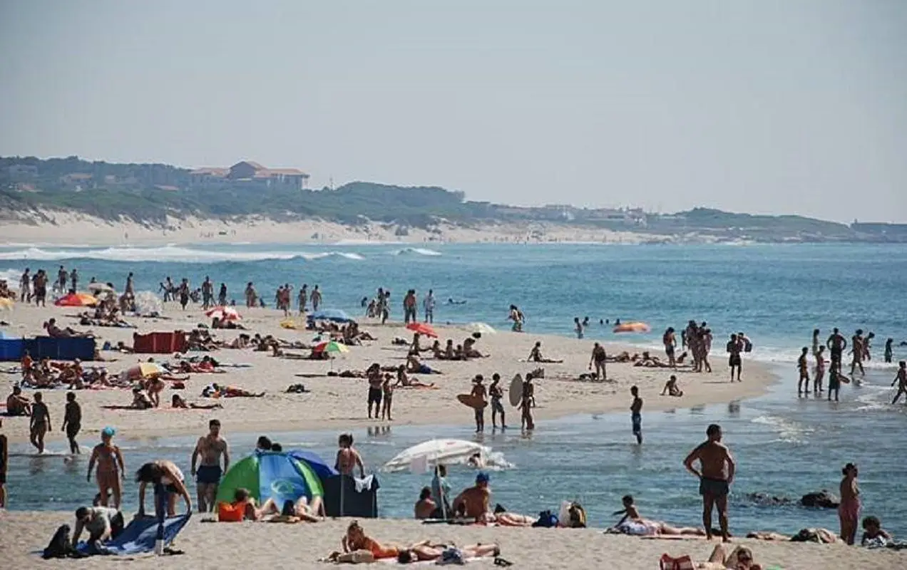 LISTA DAS PRAIAS | Veja a lotação máxima da sua praia no Norte, Centro e Alentejo