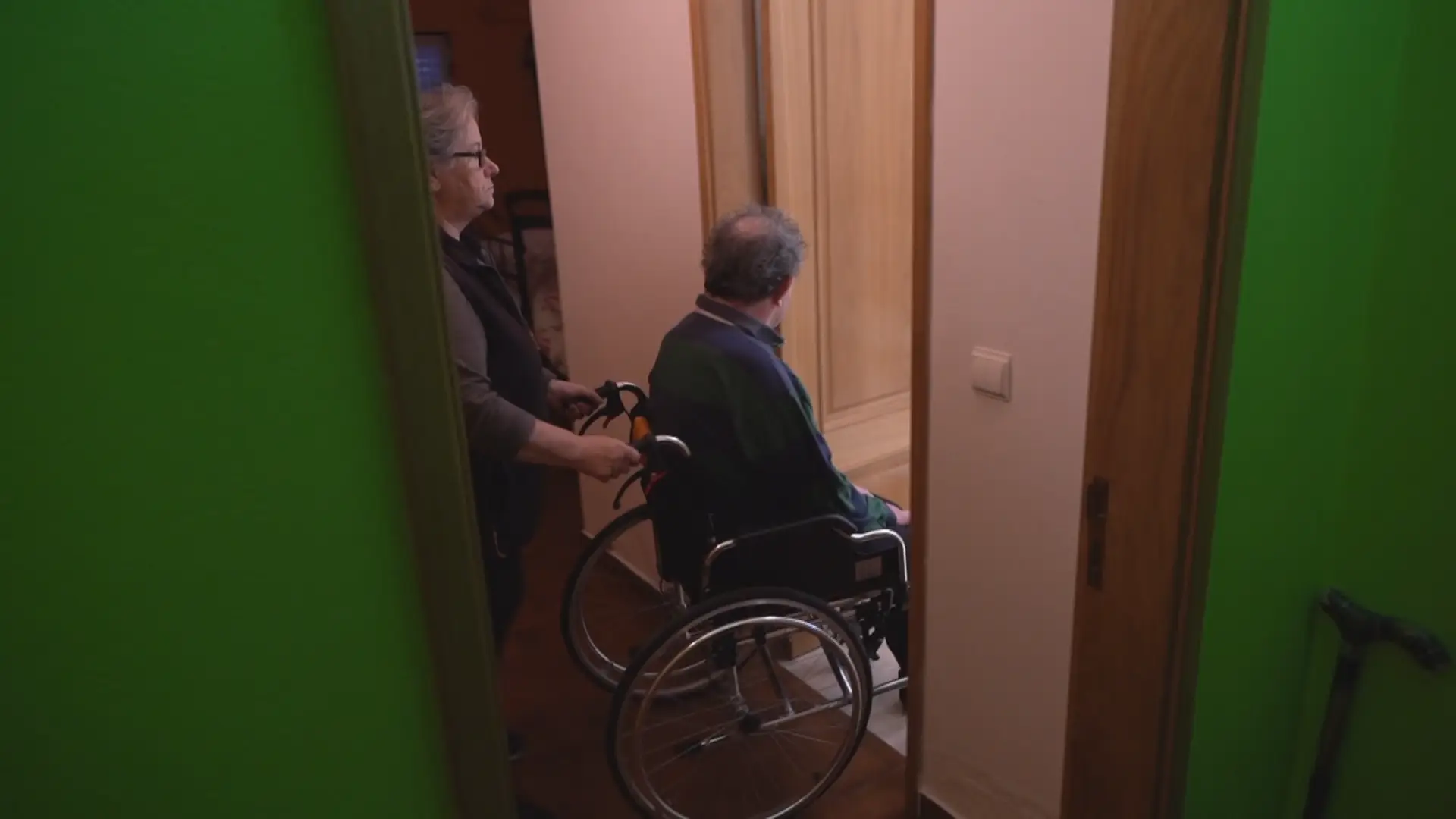 VÍDEO – Se cuida de alguém todos os dias peça o Estatuto do Cuidador Informal