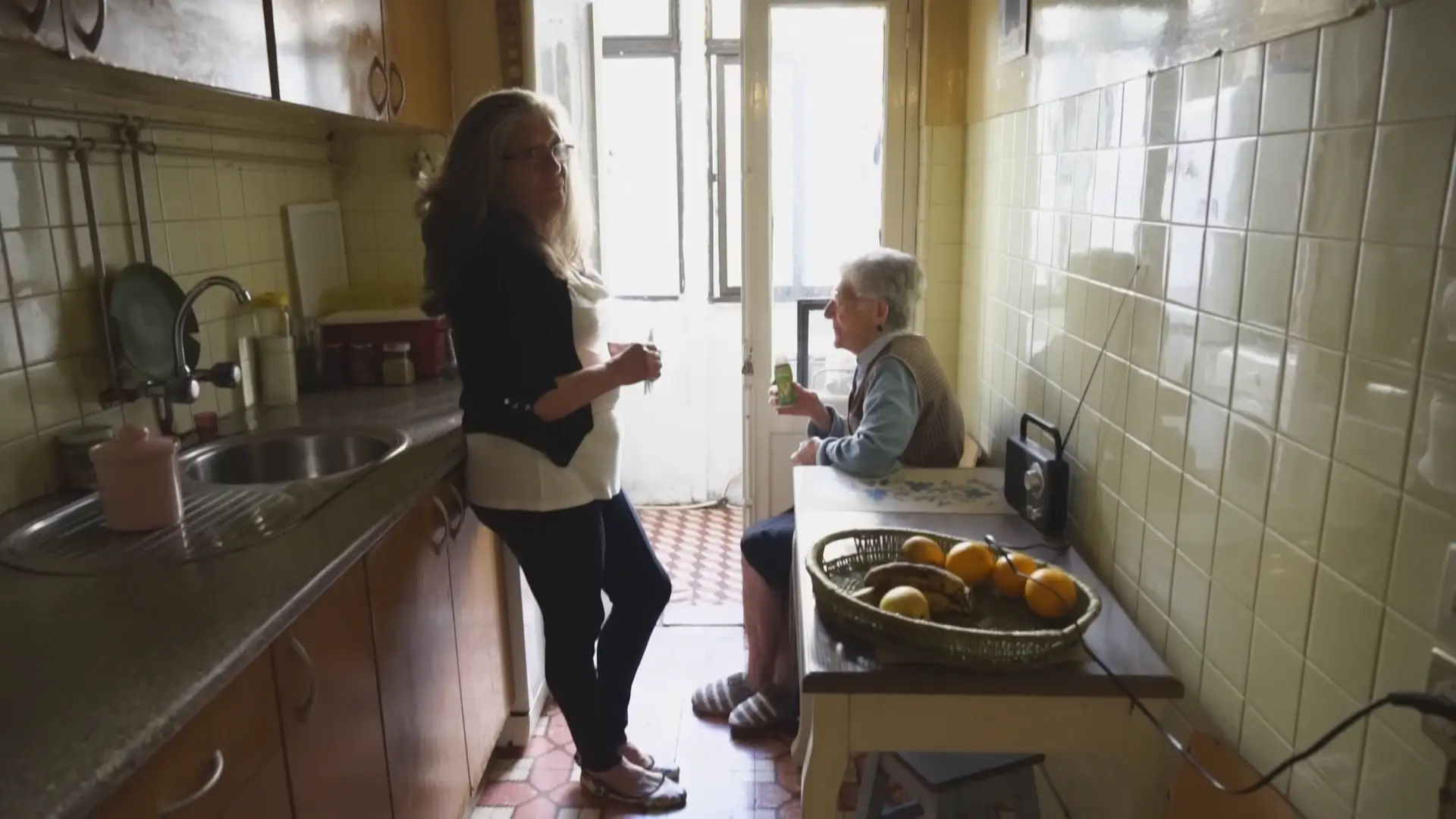 O que é e vale a pena pedir o Estatuto do Cuidador Informal?