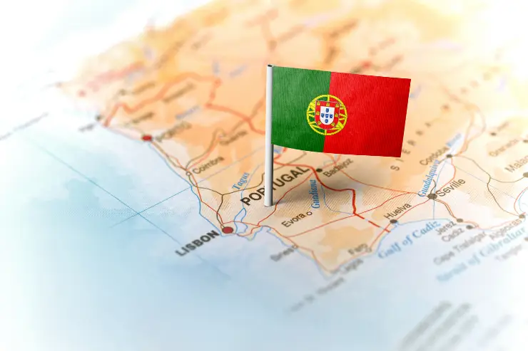 AT esclarece: residência parcial em Portugal pode impedir acesso ao regime dos ex-residentes