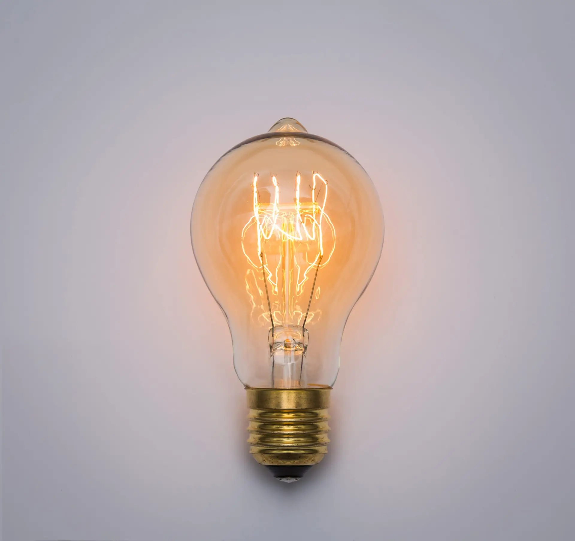 ELETRICIDADE | IVA vai baixar para 6% nos primeiros 200 kWh a partir de 2025