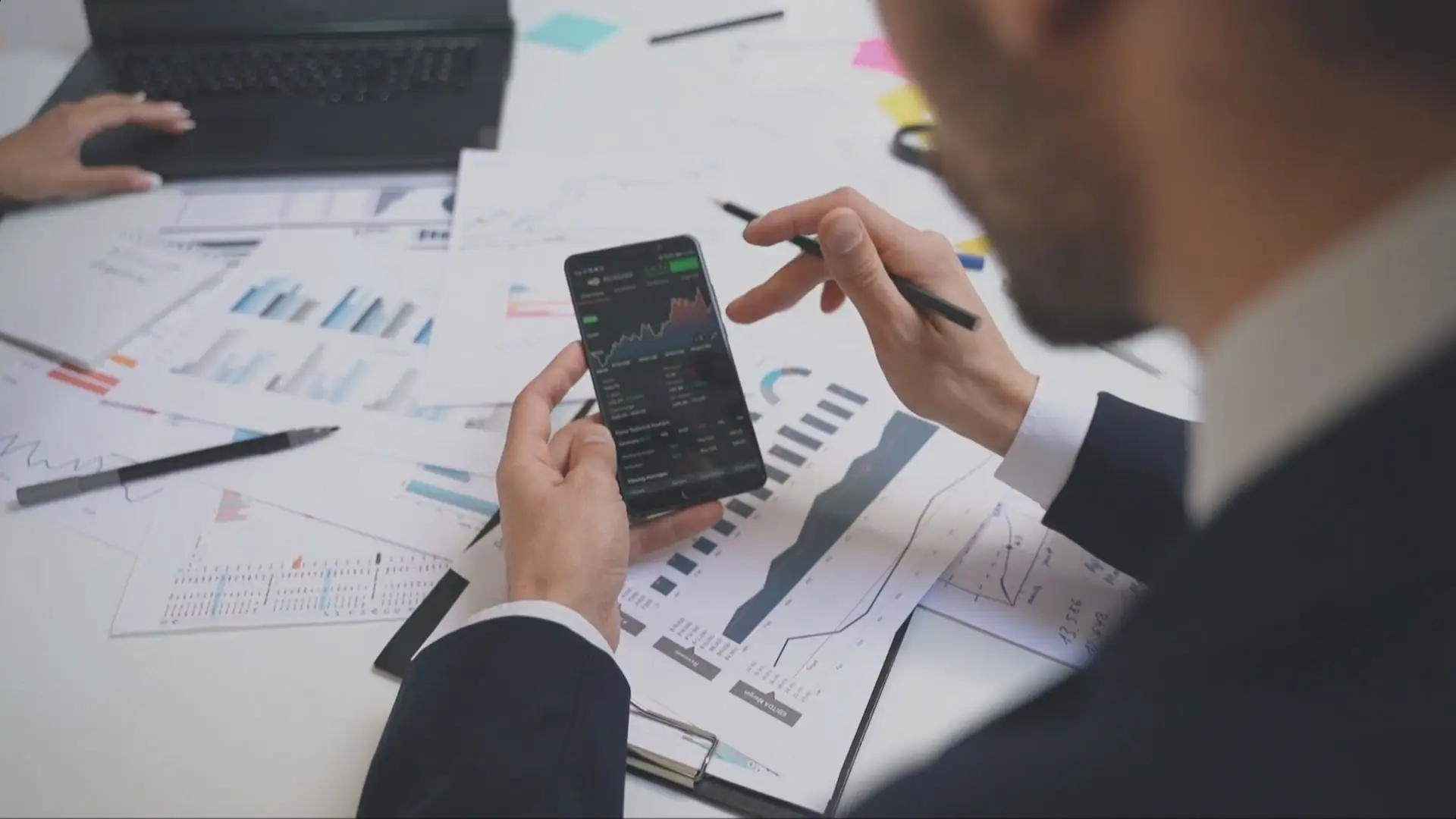 Tem medo de investir? Devo proteger-me ou aproveito as oportunidades? [VÍDEO]
