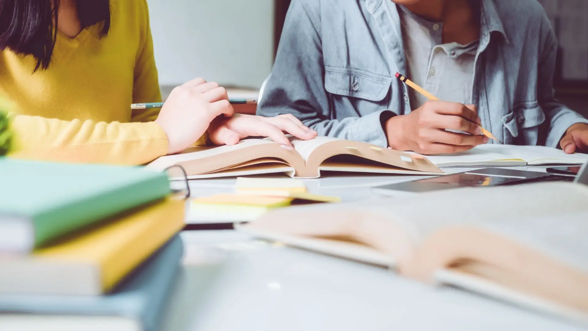 Jovens terão de escolher entre devolução de propinas ou IRS Jovem