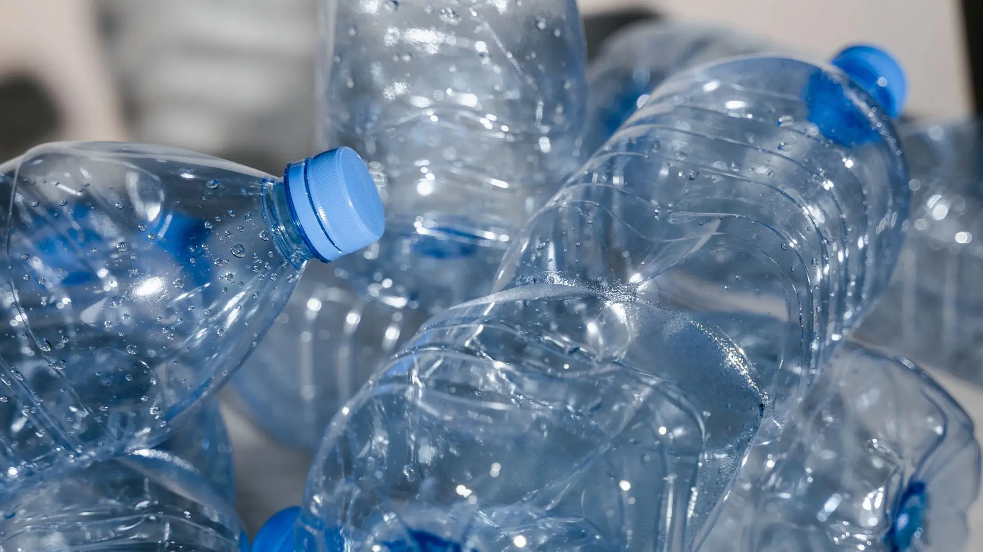 Embalagens de bebidas vazias podem ter retorno de 10 cêntimos a partir de sexta-feira