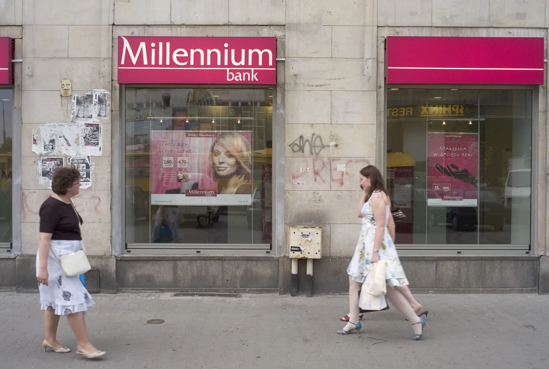 Com sede em Varsóvia, o Bank Millennium é detido em 50,1% pelo BCP
