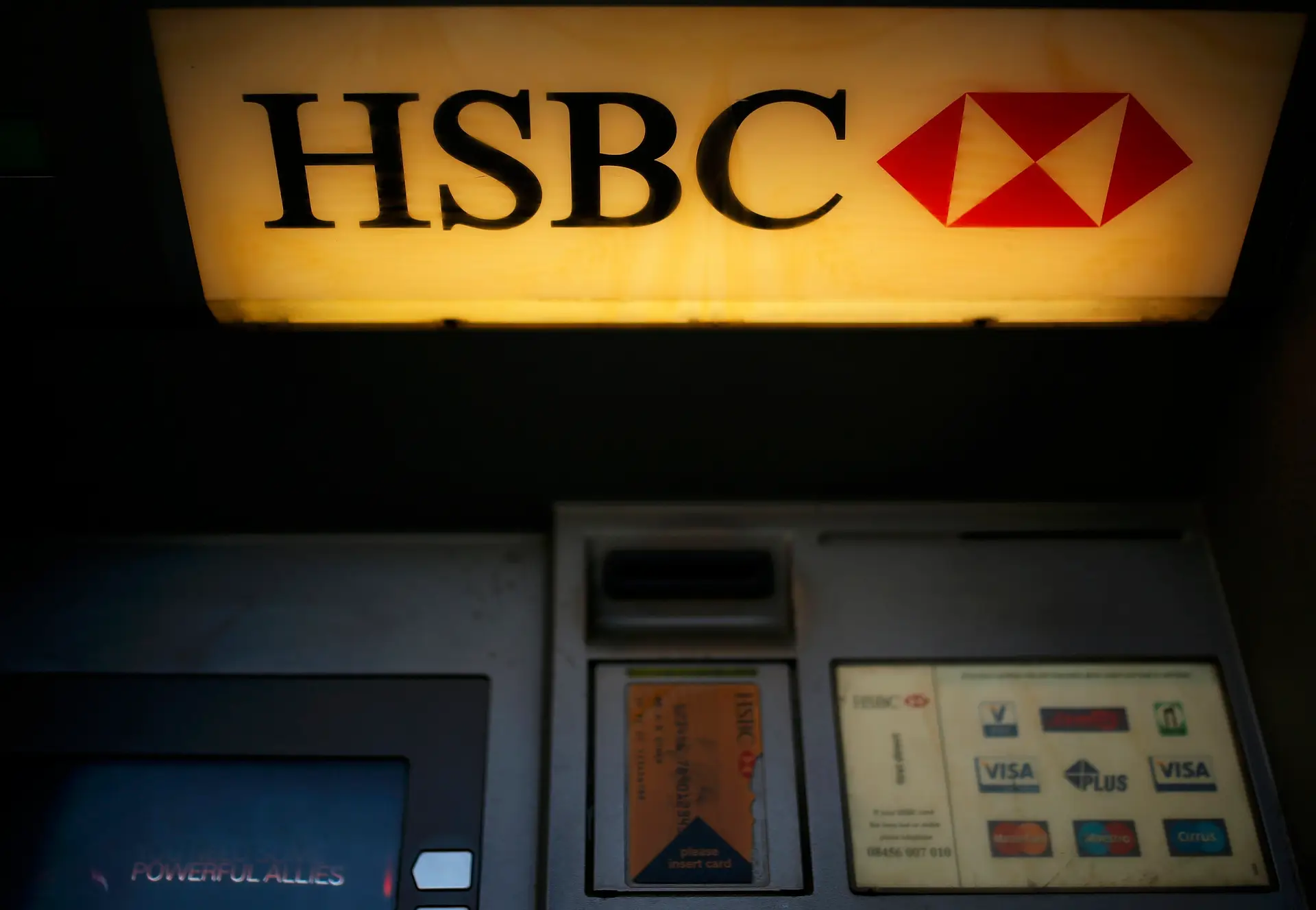 Lucro do HSBC cai 40% no terceiro trimestre