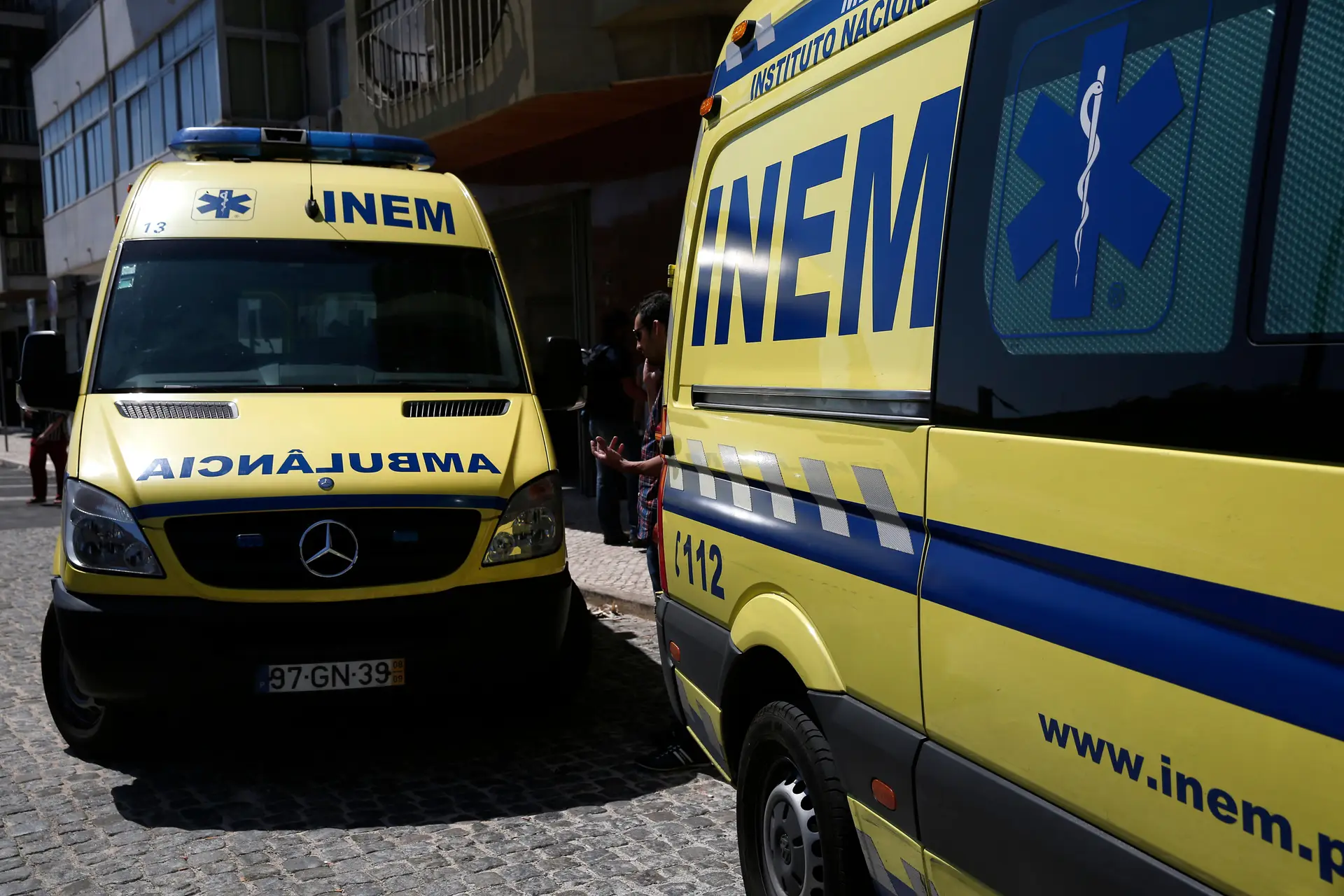 Autocarro com 37 passageiros despista-se na A6