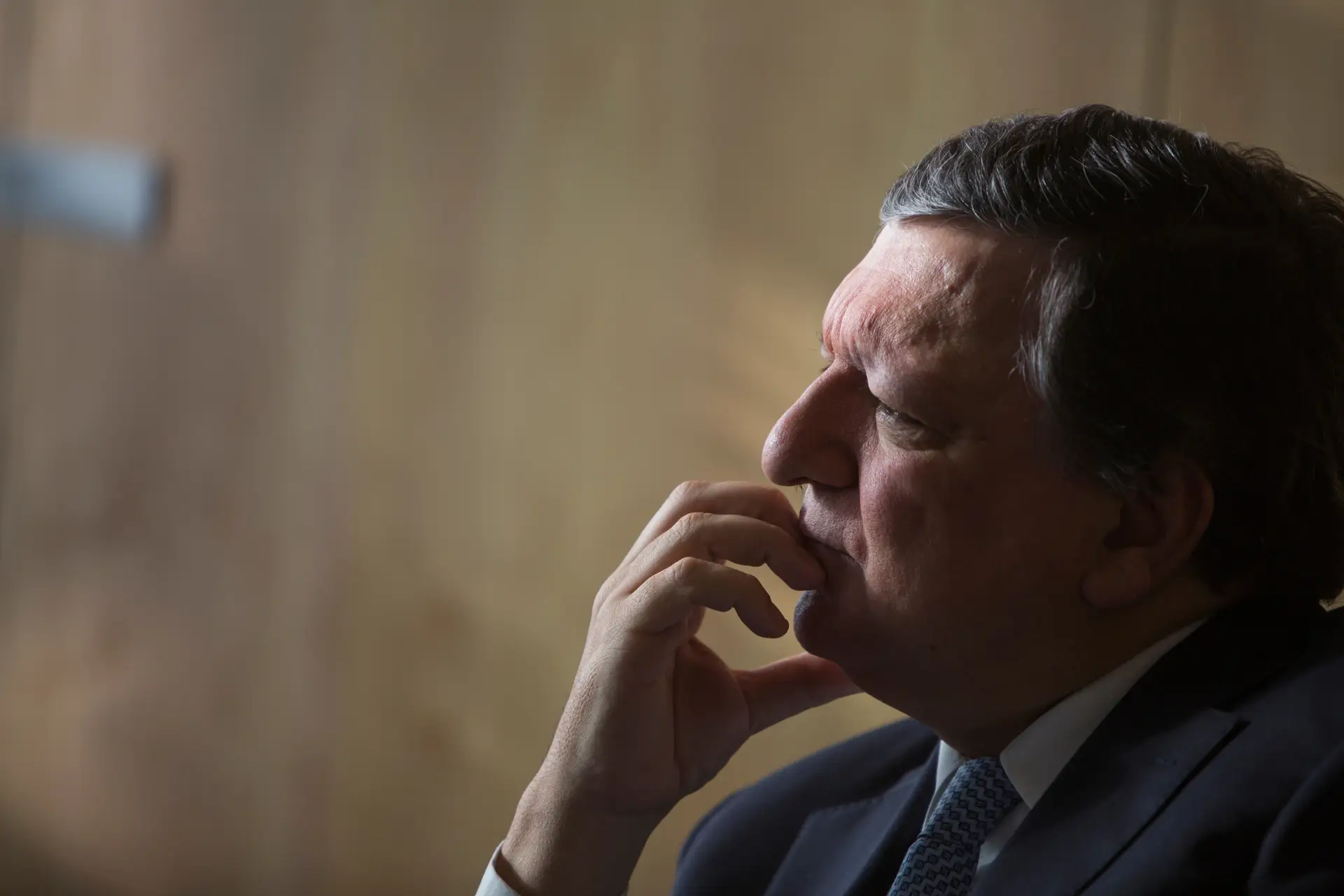 Reações: Barroso acusado de “gangsterismo financeiro”