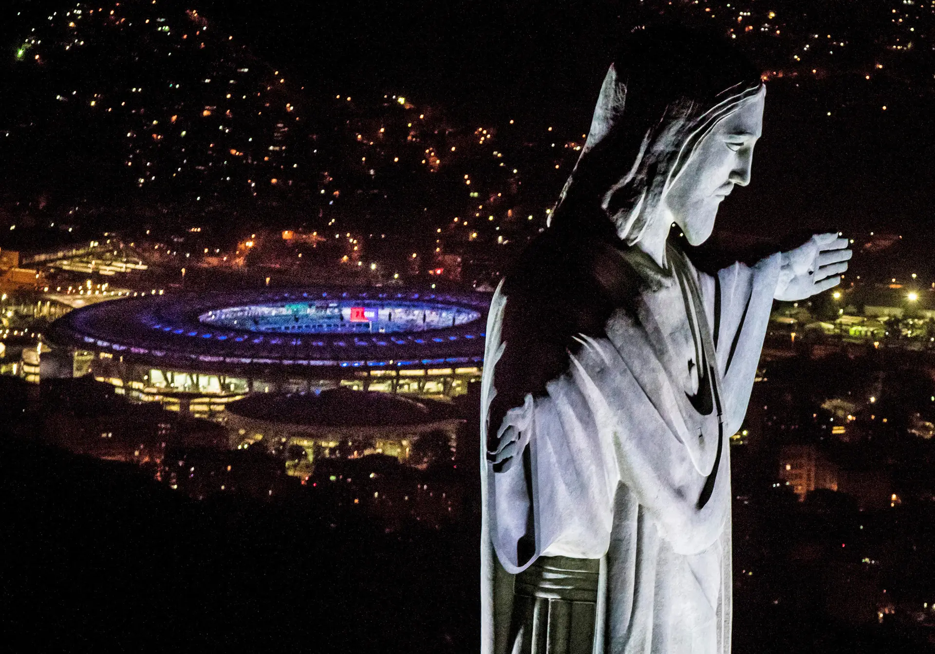 JOGOS OLÍMPICOS O Maracanã lá em baixo, o Cristo Redentor cá em cima: dois símbolos de uma cidade, de um país FOTO GETTY