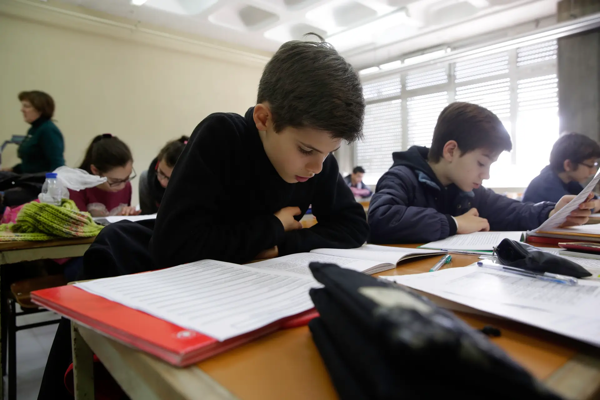 Avaliação internacional. Alunos do 4.º ano estão piores a Matemática do que em 2015 - Governo culpa reformas do tempo de Passos Coelho