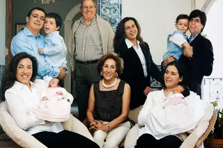 Sucessão suave. Sai o pai, reforçam as filhas