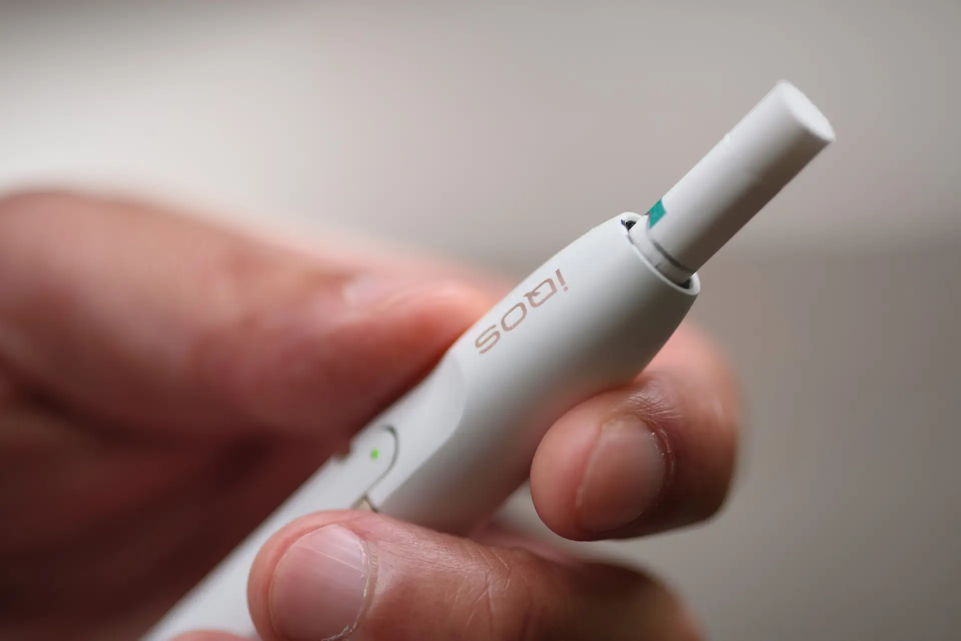 Novidade. Tabaco aquecido, estão agora a chegar ao mercado. Para os médicos, o melhor mesmo é ficar longe de todos 