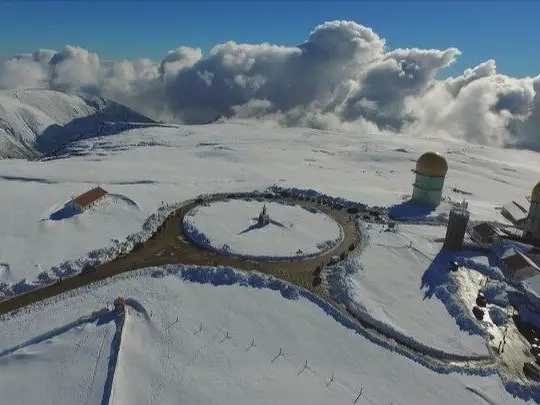 torre serra da estrella camera clipart