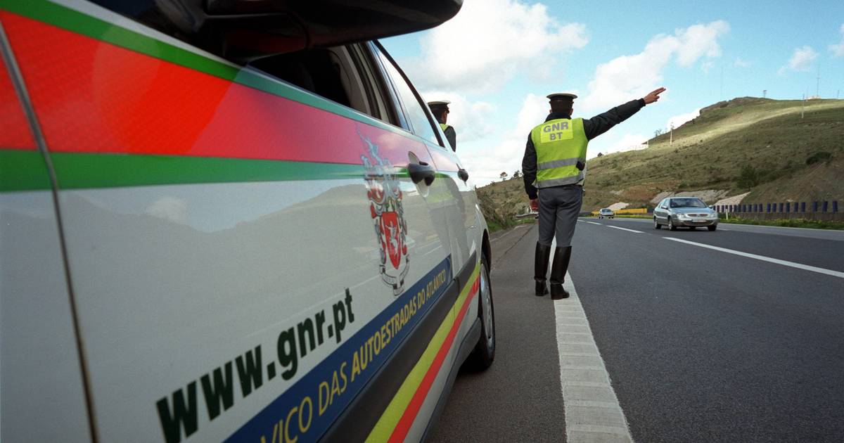 Oito feridos em colisão rodoviária em Moimenta da Beira