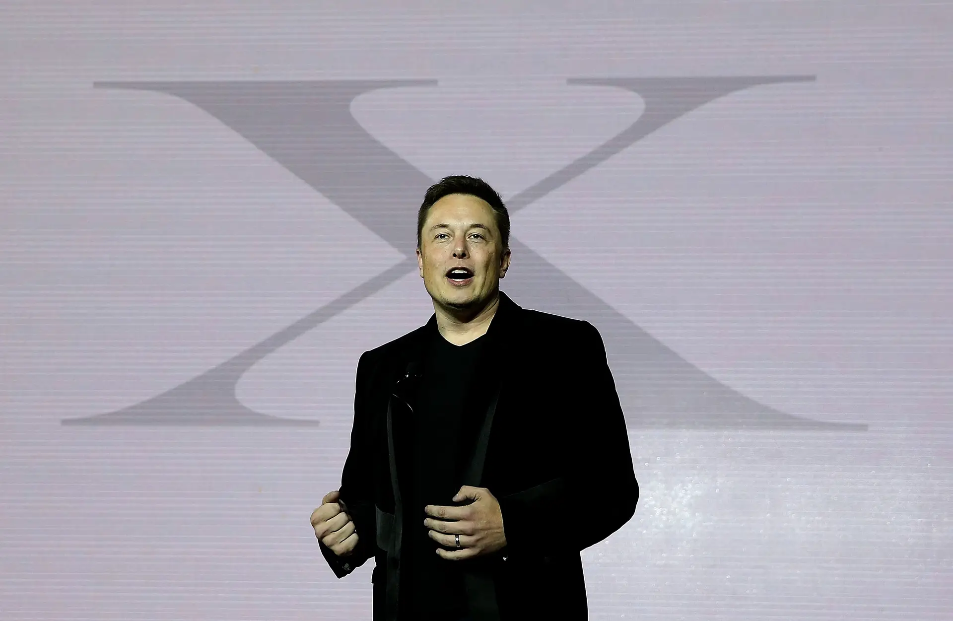Musk pode ir ao parlamento do Reino Unido responder sobre o papel da rede social X nos motins