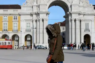 Céu limpo e pequena subida de temperatura no continente, Açores sob aviso: como vai estar o tempo este Natal?