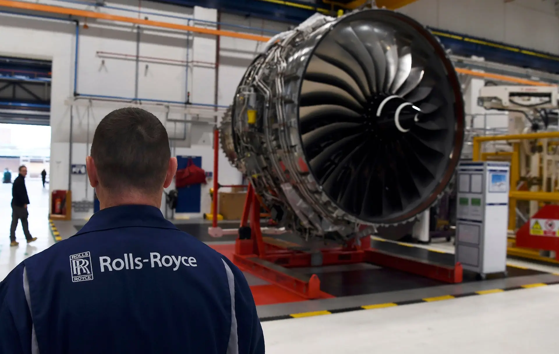 Rolls Royce despede até 2500 trabalhadores
