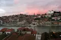 O Porto é simpatia rude, é estado de alma. E é um bom sítio para usar casacos e andar na rua agarradinho