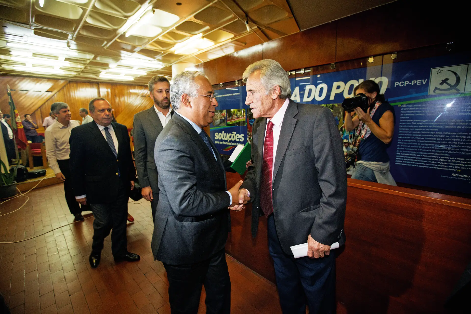 Oficial: esquerda fecha acordo na lei de bases da saúde. Solução para as PPP adiada seis meses