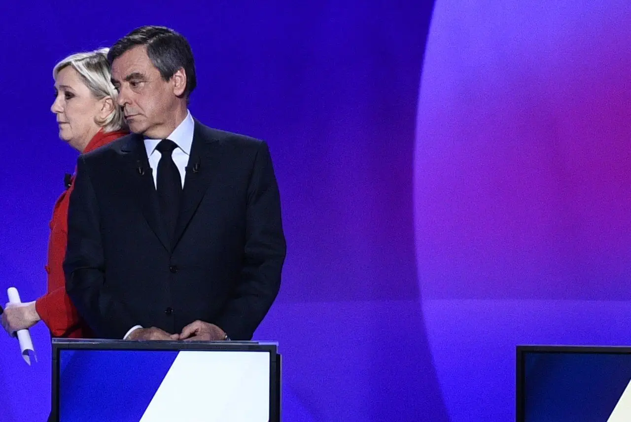 Le Pen e Fillon na entrevista conjunta com os 11 candidatos à presidência