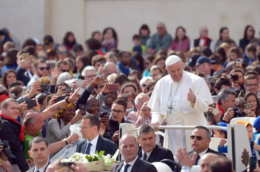 Ao lado das pessoas mais débeis e indefesas - L'Osservatore Romano