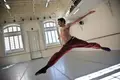 O novo diretor da Escola de Dança do Conservatório Nacional não sabe fazer fouettés, mas vai ter de aprender a dar a volta 