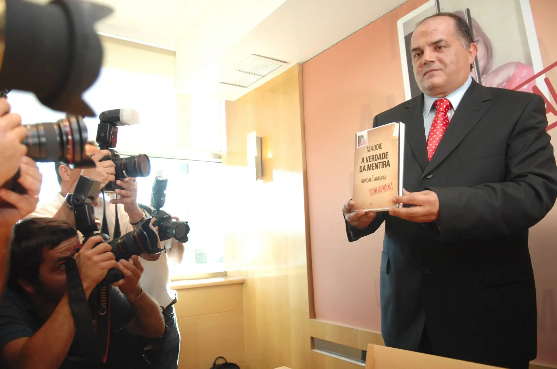“Vai sendo tempo de os irmãos de Maddie perguntarem aos pais qual a razão para os terem abandonado durante noites”, diz Gonçalo Amaral
