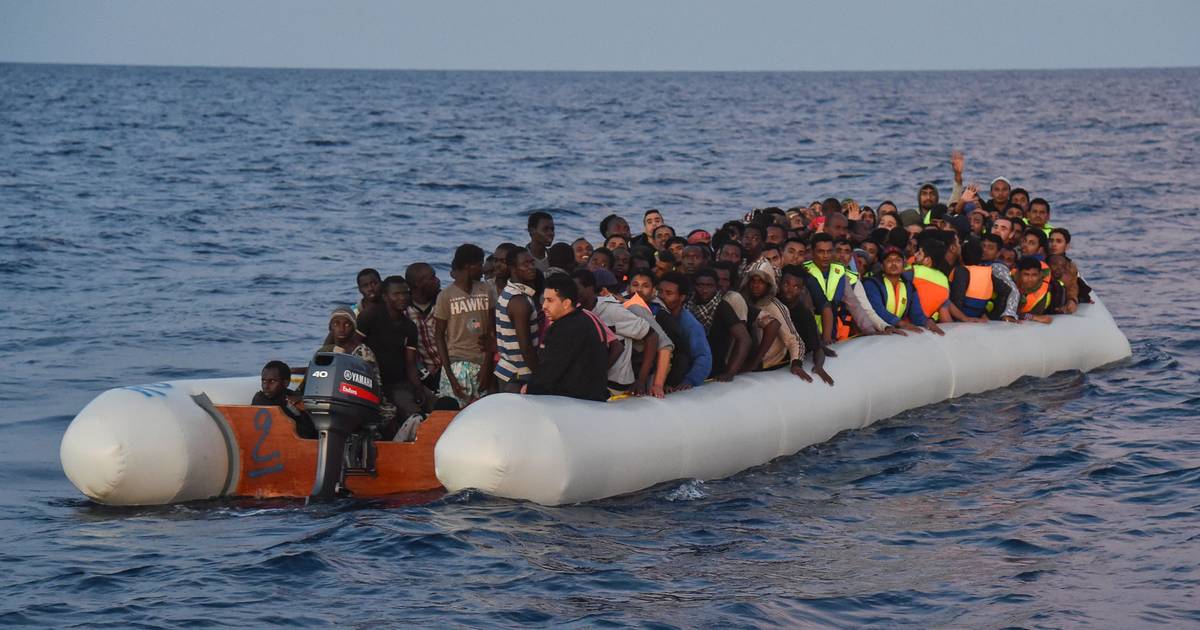 Sicília sobrecarregada com chegada de mais de 3000 migrantes em 24 horas