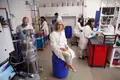 A cientista que põe bactérias a fabricar plástico biodegradável