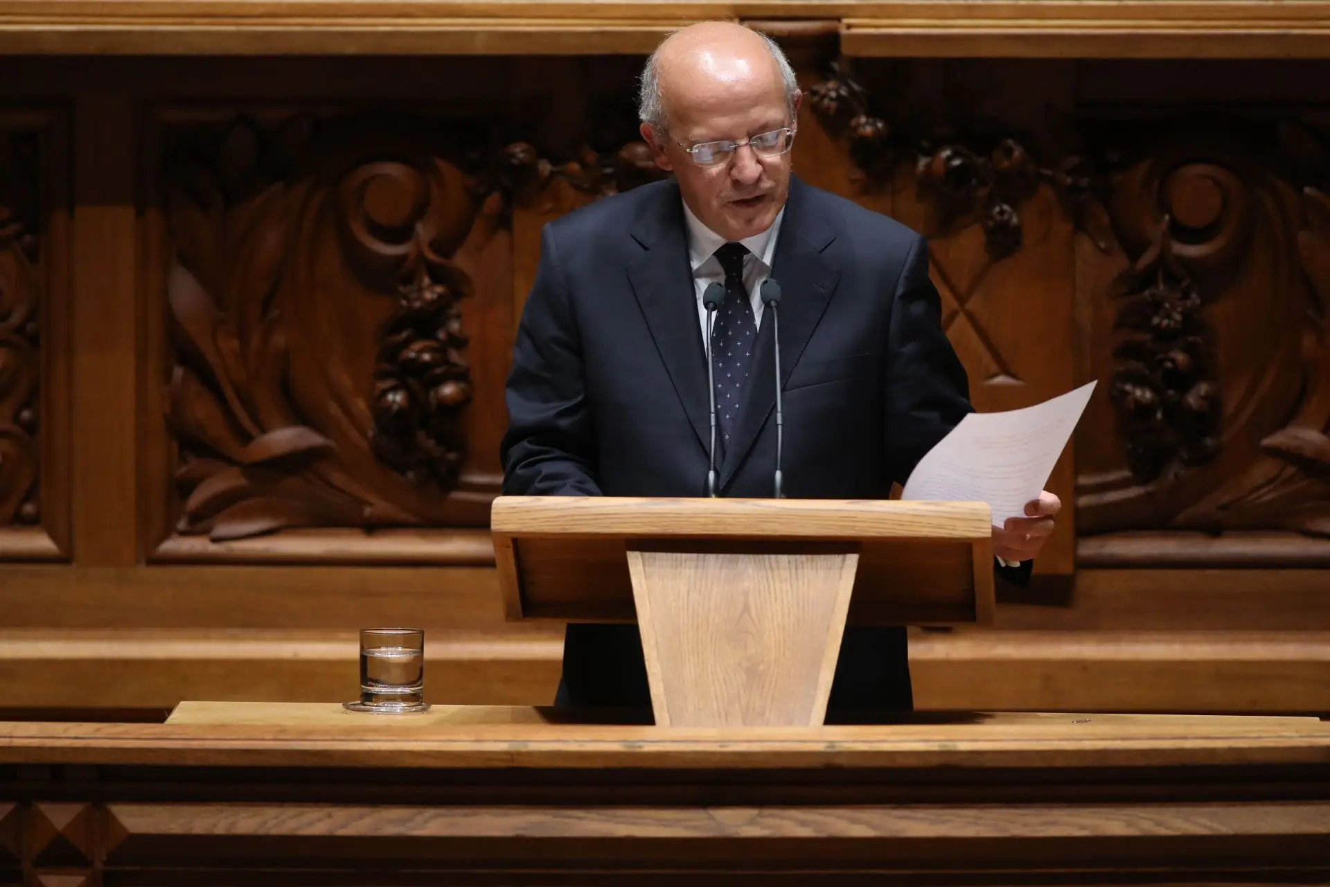 Ministro diz que decisão de Portugal sobre diplomatas russos “está em curso”
