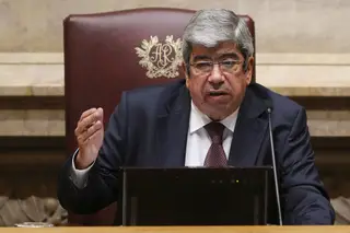 Parlamento discute fake news