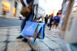 Atividade económica mantém-se estável e consumo privado até sobe em julho