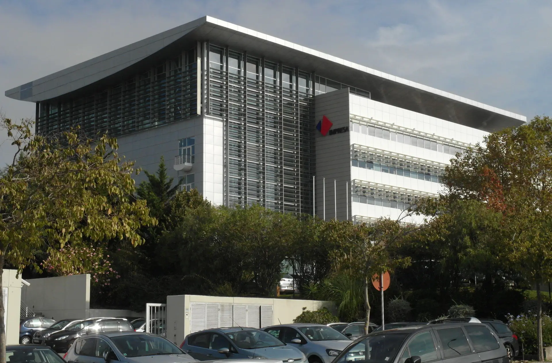 Impresa sobe salários em 4% em vencimentos entre 1350 e 2500 euros