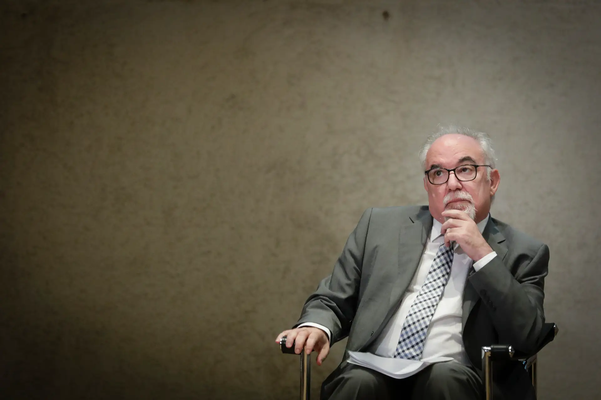 Governo considera situação na Autoeuropa “um risco” e apela a soluções
