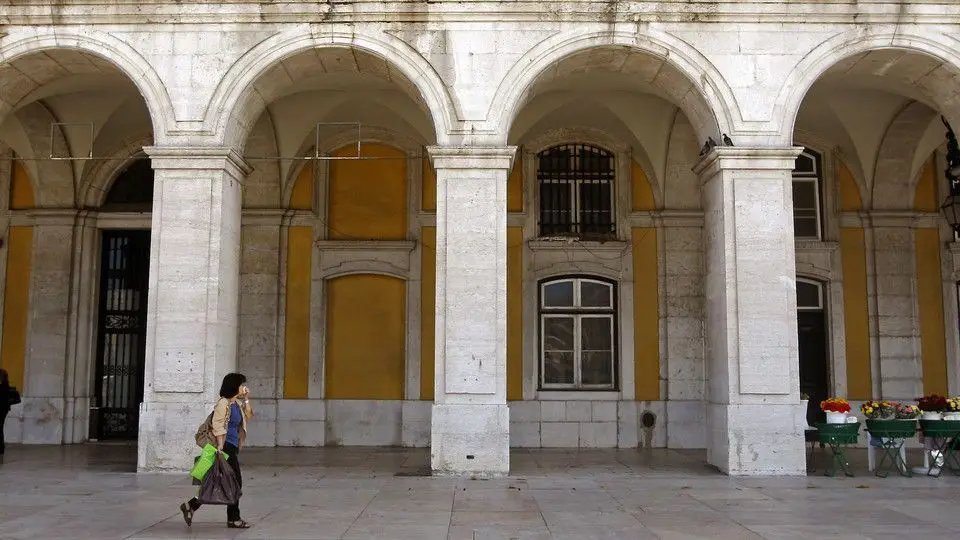 Dívida pública recua para 111,2% do PIB no segundo trimestre, o nível mais baixo desde antes da 'troika'
