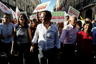 Medina, Assunção e Ferreira a desfilar no Chiado. “Gosto de os ver passar mas não páro para ir ter com eles”