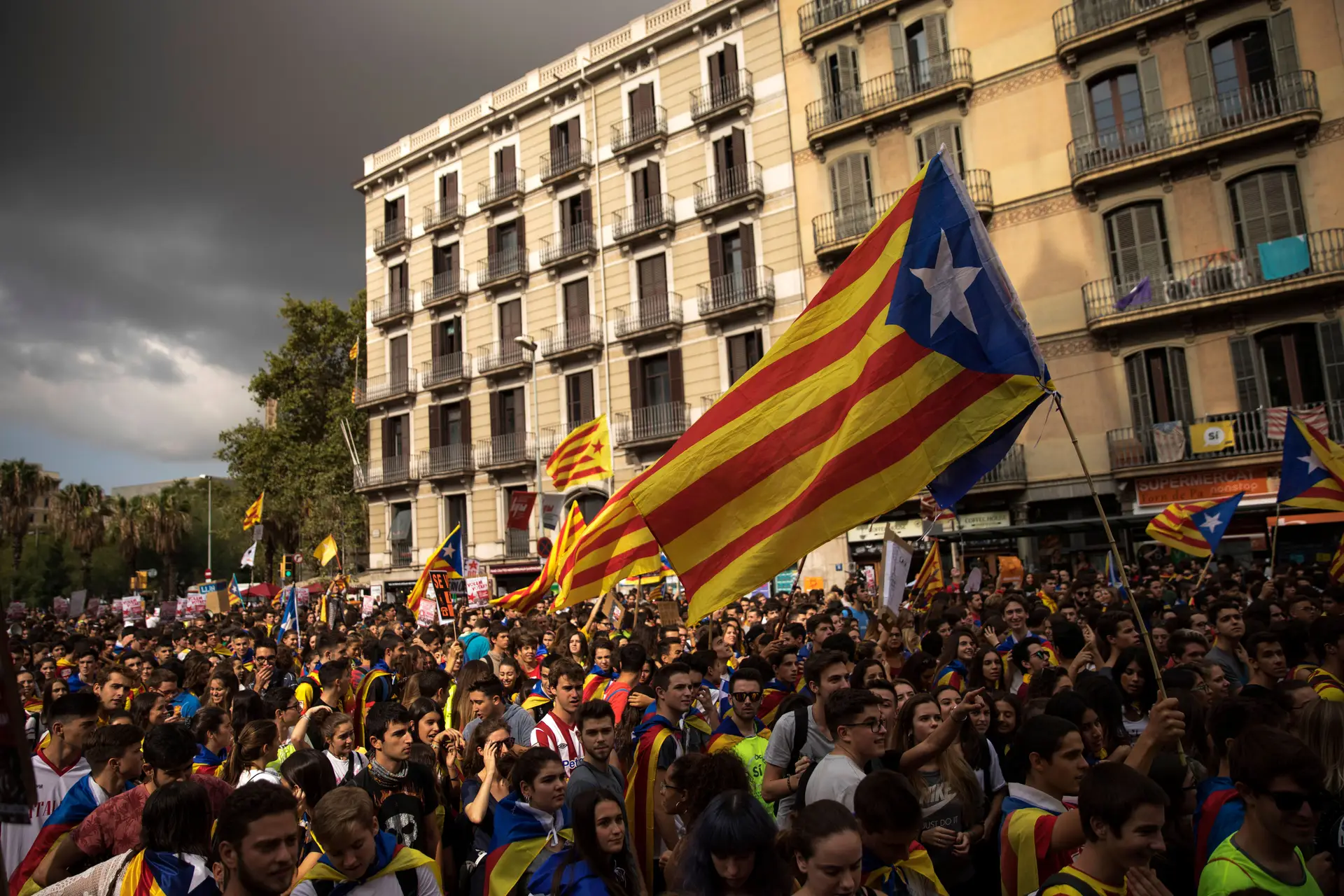 Partidos portugueses preocupados com violência na Catalunha
