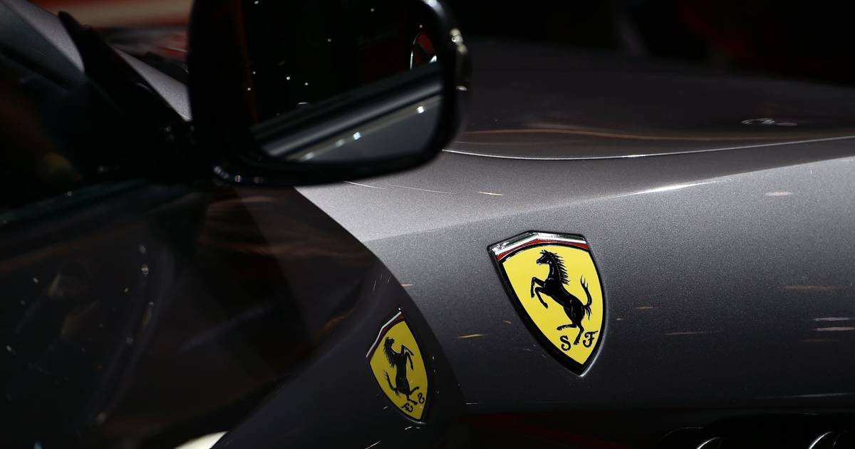 Lucro da Ferrari cresce 13% em 2022 para 939 milhões de euros
