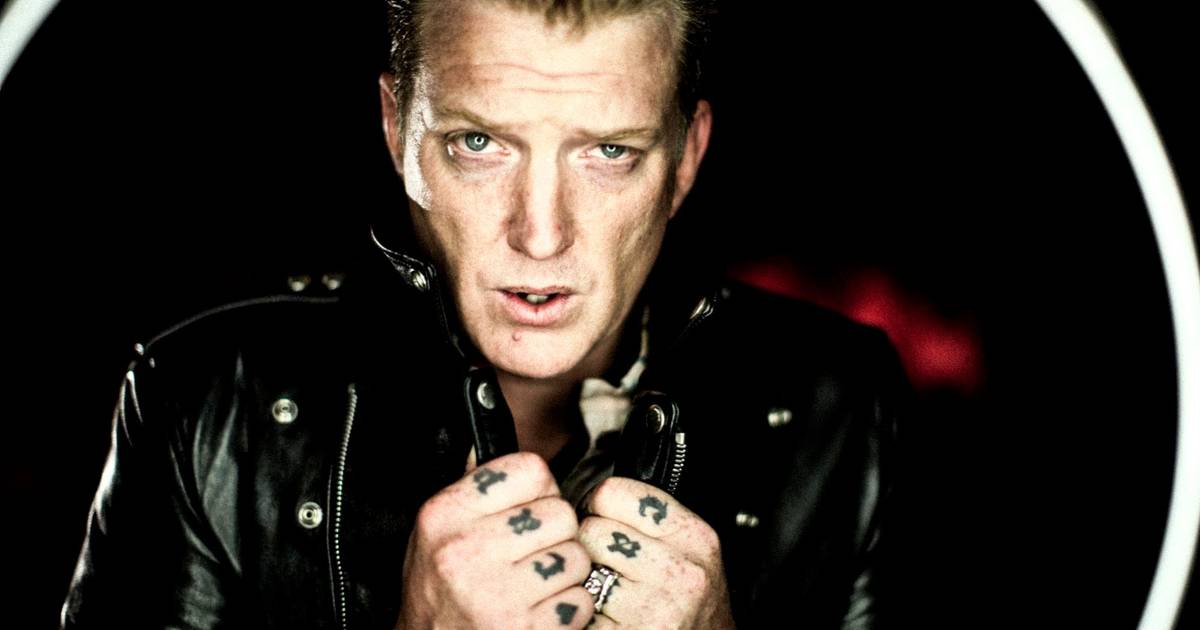 Os Queens of the Stone Age lançaram uma linha telefónica para reclamações: "Do outro lado estará um ouvido"