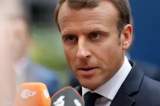 Emmanuel Macron contra o isolamento de Trump e Putin