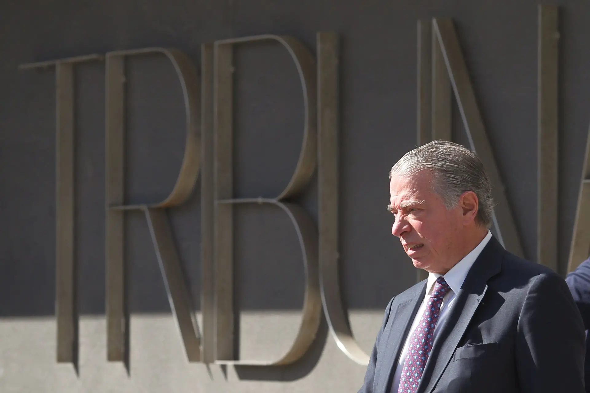 Novo Banco entregou venda de imóveis a empresa de ex-assessora de Salgado