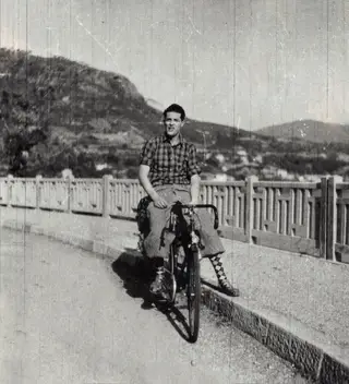 Deportado O francês Emile Henry, que nasceu em Moçambique e fez  a vida em Portugal, foi deportado para  Buchenwald. Esta foto foi tirada em Estocolmo, para onde viajou em 1946 para tratamentos de saúde