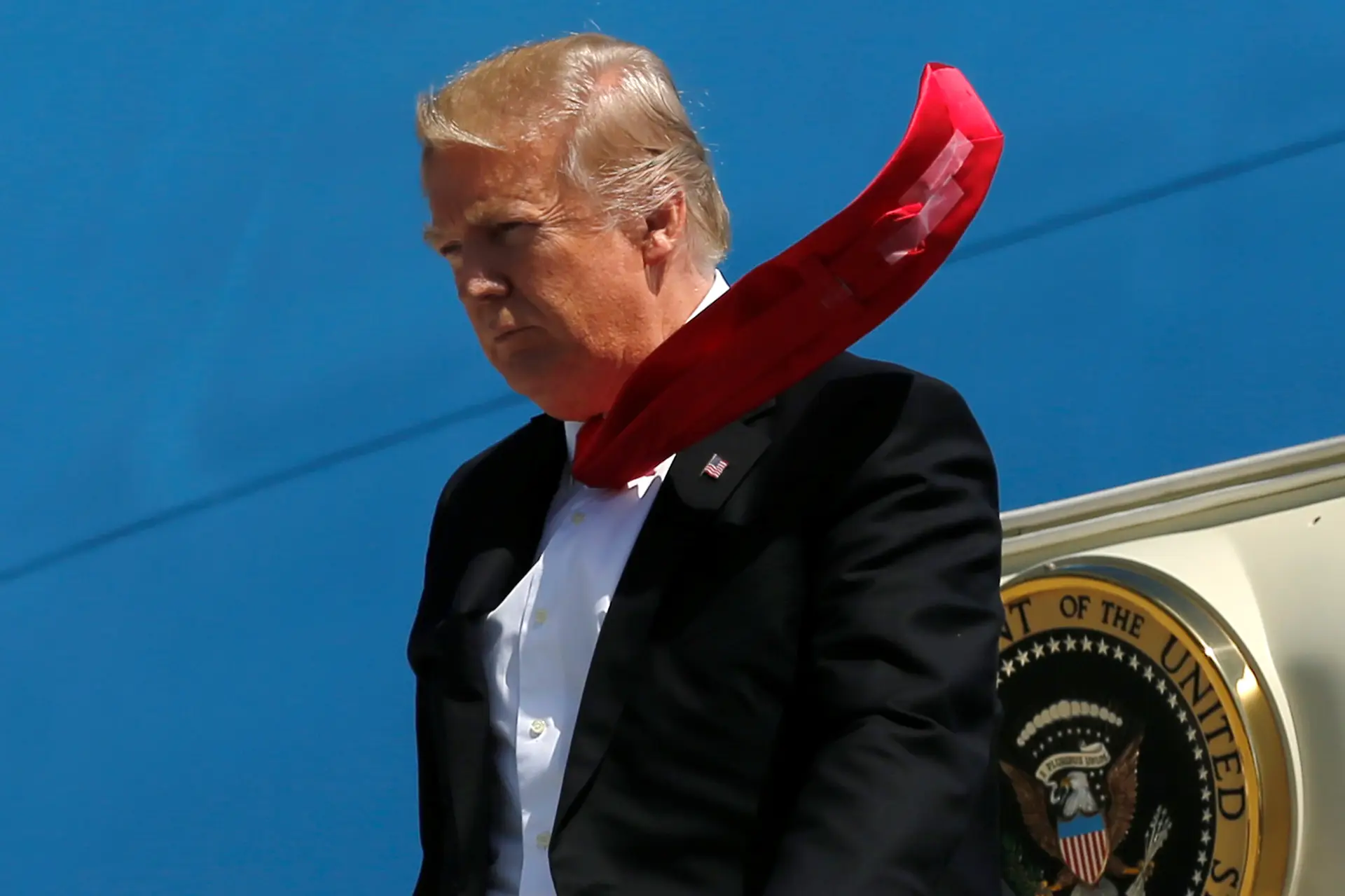 Conta de Twitter de Donald Trump partilha vídeos da extrema-direita britânica