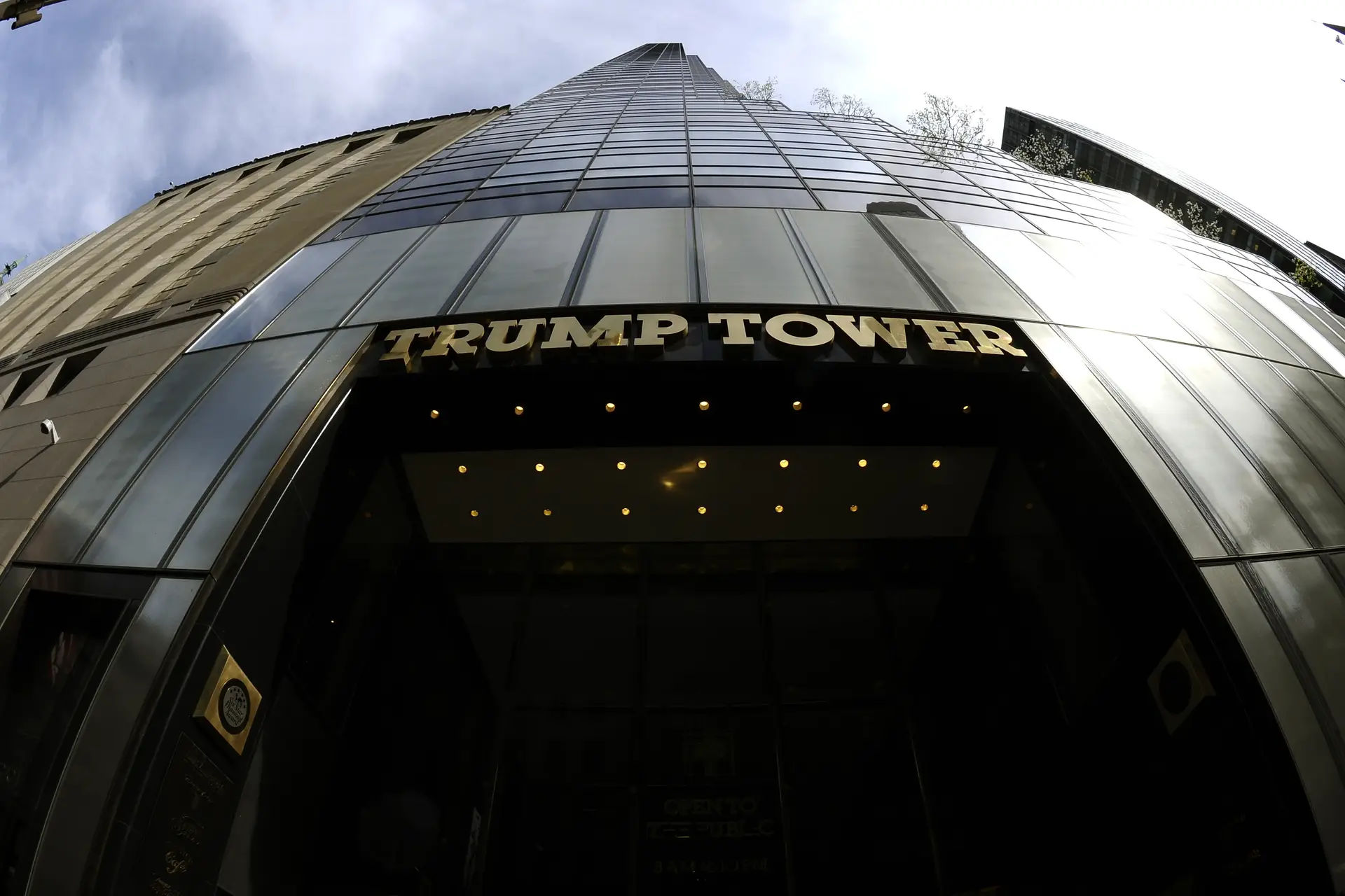 Trump pagou indemnização milionária a imigrantes ilegais