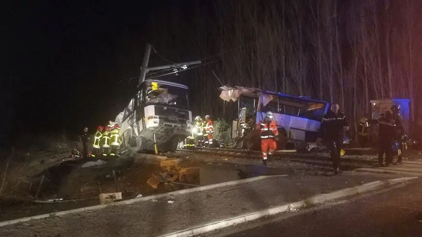 Colisão entre autocarro escolar e comboio no sul de França faz quatro mortos