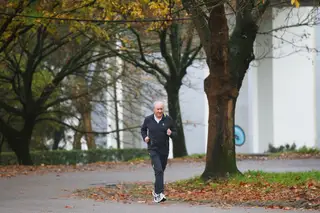 O candidato que chegou numa noite de nevoeiro