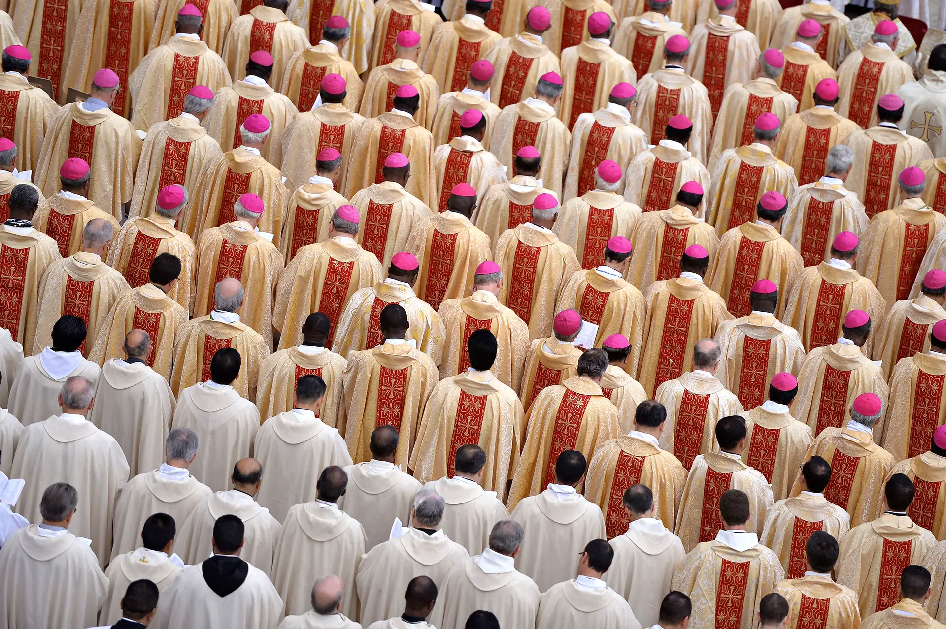 Igreja espalha 1,5 milhões de folhetos contra a eutanásia: “É um esclarecimento sereno, não no sentido de luta”