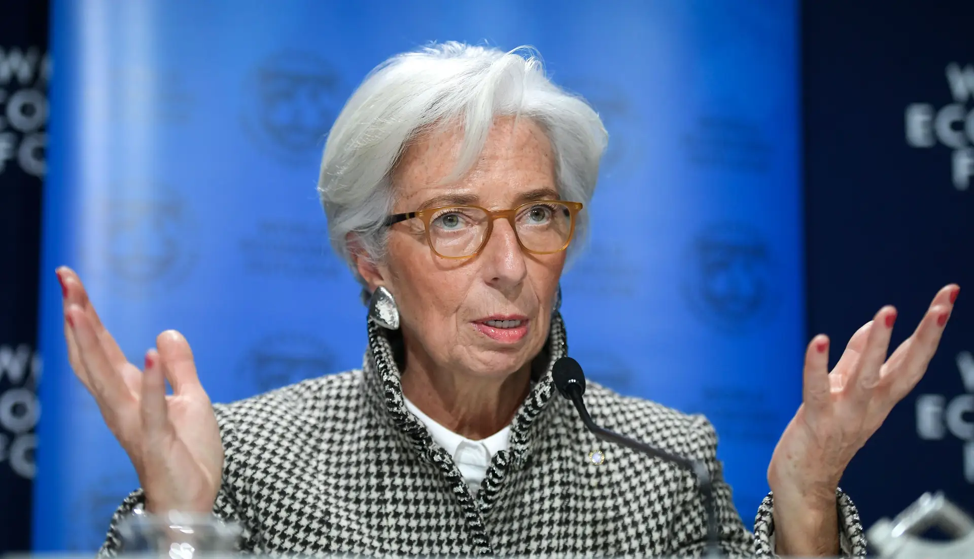 FMI alerta para endividamento no âmbito de projeto de infraestruturas da China