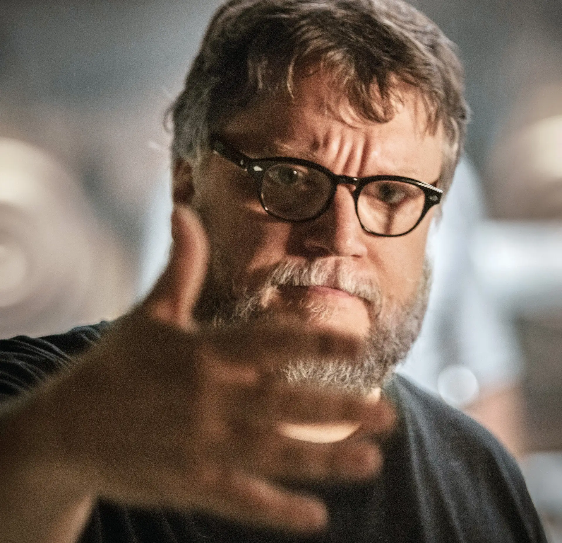 O homem que só faz filmes de monstros